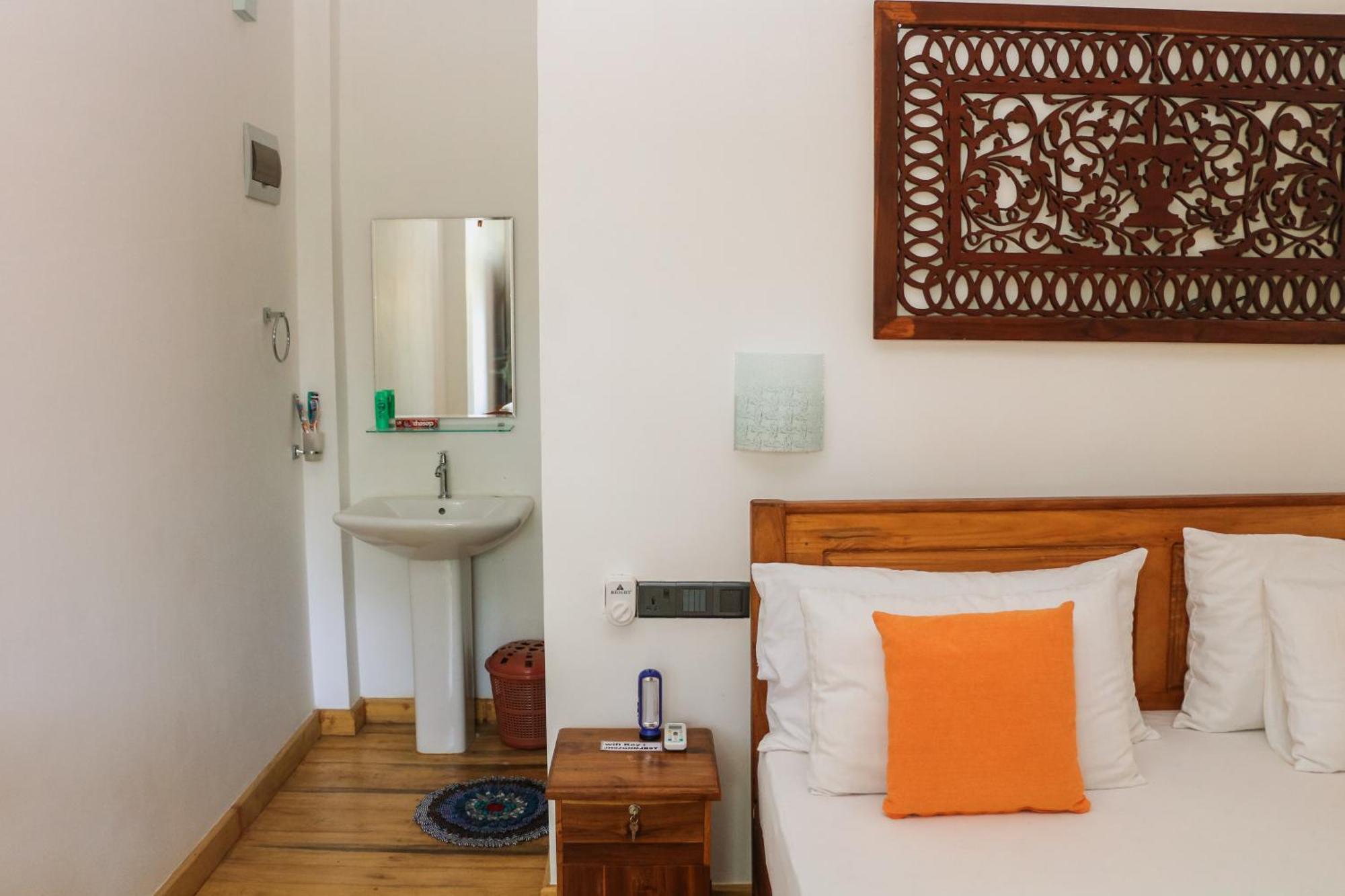 Anb Surf View Hotel Tangalle Exterior photo